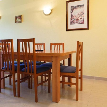 Uhc Village Park Apartments Салоу Екстер'єр фото