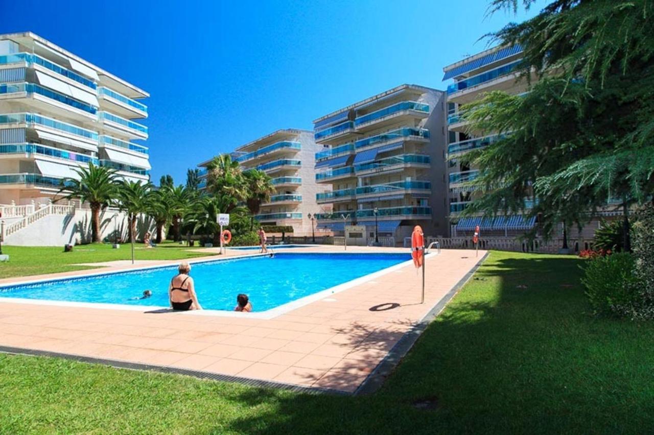 Uhc Village Park Apartments Салоу Екстер'єр фото