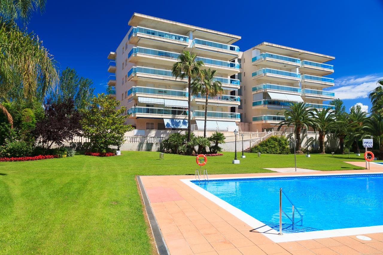 Uhc Village Park Apartments Салоу Екстер'єр фото